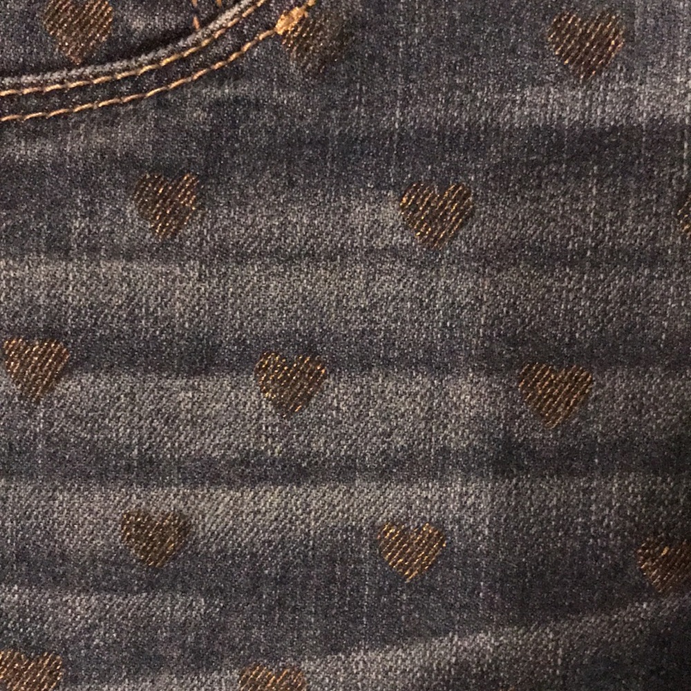 💐Spring sale! 50% off!💐Denim Shorts with Gold Hearts - Picture 3 of 6